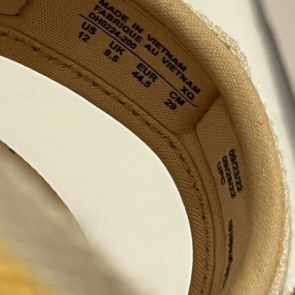 Nike Women’s Icon Classic Platform Sandals Sesame White Shoes Sz 12 Trendy Strap - Picture 2 of 9